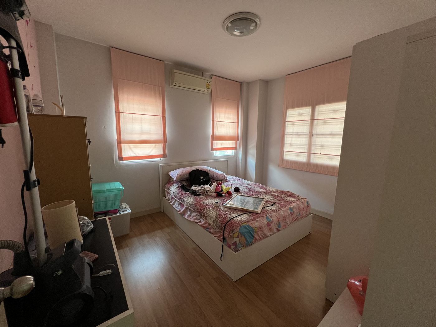 ห้องนอนเล็ก 1